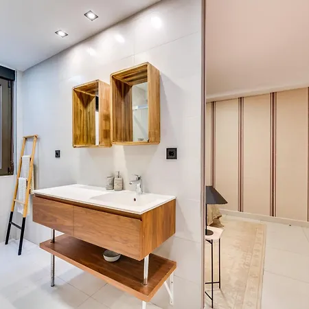 Luxury Alcazaba By Nagoa Homes Lägenhet *
